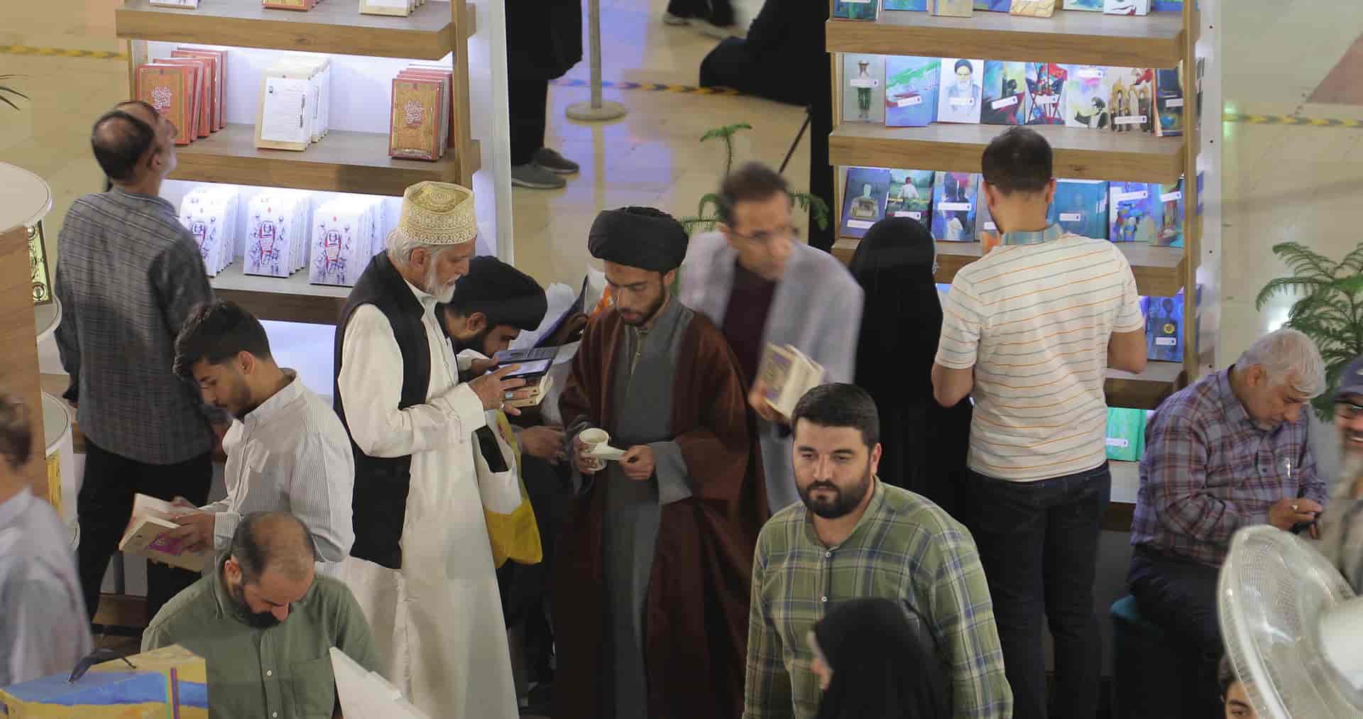 عالم شیعه و سنی در نمایشگاه کتاب